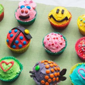 CUPCAKE DECORATING PARTY